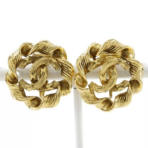 CHANEL Round COCO Mark Earring vintage Plated Gold 9.7g Women - Picture 1 of 15